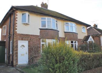 Semi-detached house To Rent in East Grinstead