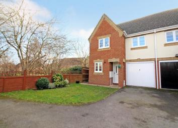 Semi-detached house For Sale in Farnborough