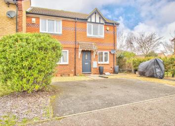 End terrace house For Sale in Bedford