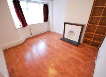 Semi-detached house To Rent in Greenford