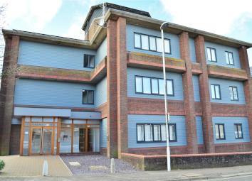Flat For Sale in East Grinstead