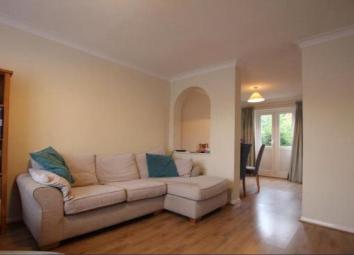 Terraced house To Rent in Woking