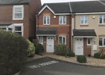 End terrace house To Rent in Rugeley