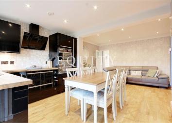 End terrace house For Sale in Enfield