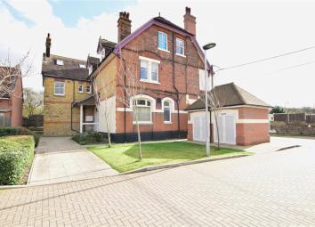 Flat For Sale in Rochester