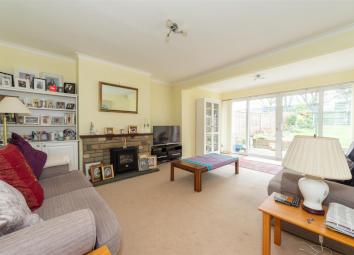 Semi-detached bungalow For Sale in Dunstable