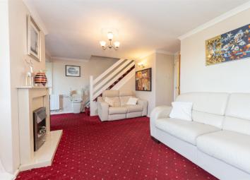 Terraced house For Sale in Dunstable