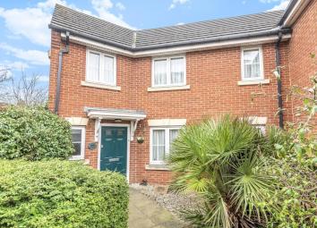 Semi-detached house For Sale in Sunbury-on-Thames