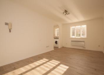 Flat To Rent in Barnet