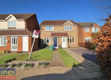 Semi-detached house To Rent in Waltham Cross
