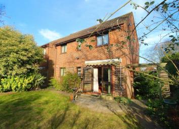 Detached house For Sale in Bedford