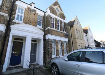 Flat For Sale in South Croydon