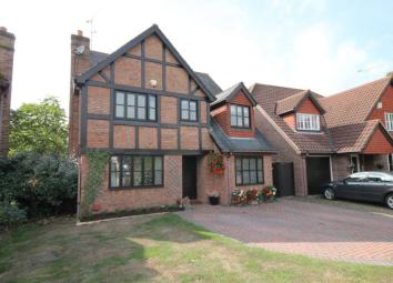 Detached house To Rent in Woking