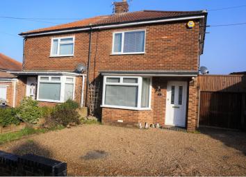 Semi-detached house To Rent in Rochester