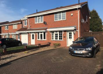 Semi-detached house To Rent in Tipton