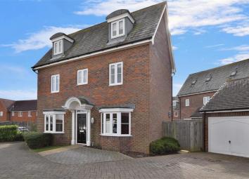 Detached house For Sale in West Malling