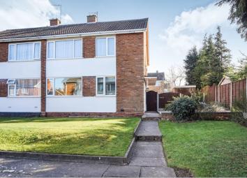 Maisonette For Sale in Sutton Coldfield