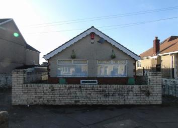 Detached bungalow For Sale in Swansea