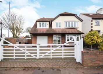 Detached house For Sale in Westcliff-on-Sea