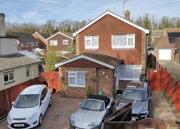 Detached house For Sale in Herne Bay