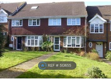 Terraced house To Rent in Pinner