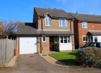 Detached house For Sale in Caterham
