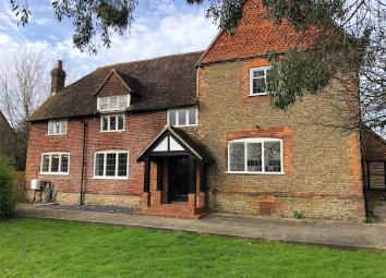 Detached house To Rent in Guildford