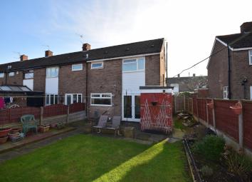 Terraced house For Sale in Cheadle
