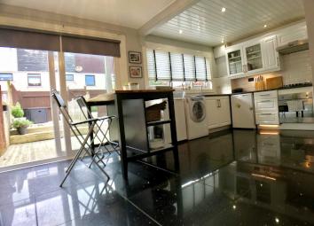 Terraced house For Sale in Kilwinning
