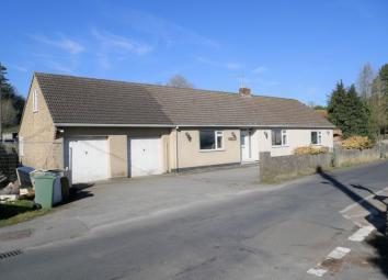 Detached bungalow For Sale in Radstock