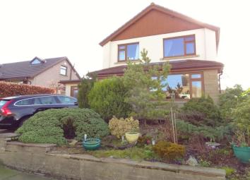 Detached house For Sale in Colne