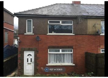 Semi-detached house To Rent in Halifax