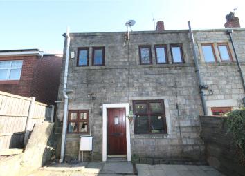 End terrace house To Rent in Rochdale