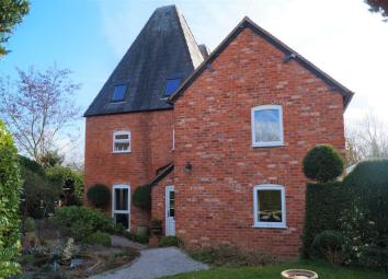 Barn conversion For Sale in Worcester