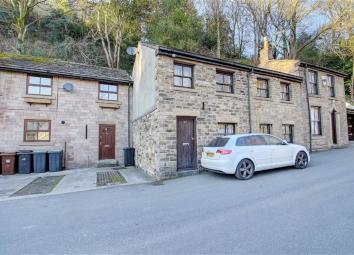Terraced house For Sale in High Peak