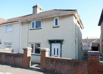 Semi-detached house To Rent in Pontypridd