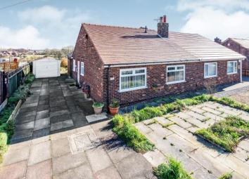 Bungalow For Sale in Leigh
