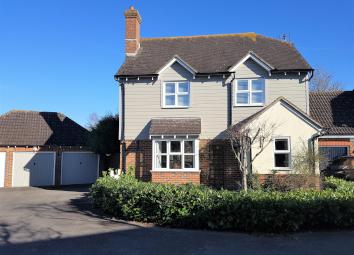 Detached house For Sale in Tenterden