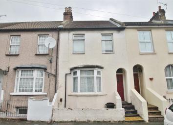 Terraced house For Sale in Gravesend