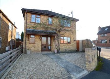 Detached house For Sale in Farnborough