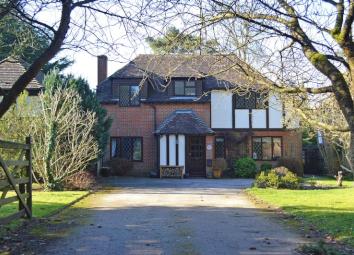 Detached house For Sale in Bordon