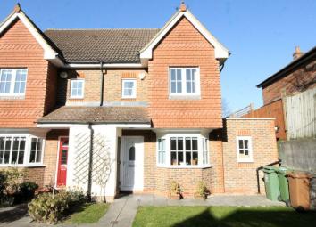 Semi-detached house For Sale in Sutton