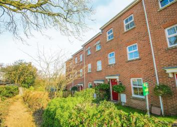 Town house For Sale in Blackwood