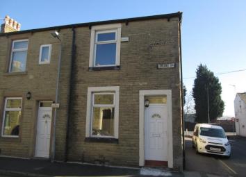 End terrace house To Rent in Burnley