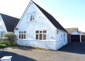 Detached house For Sale in Addlestone