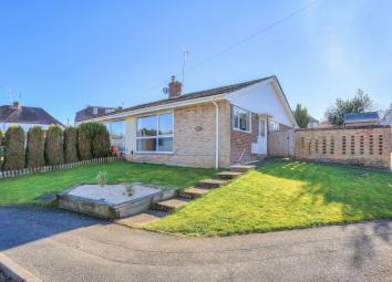 Bungalow For Sale in Harpenden