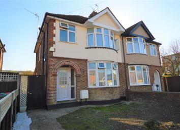 Semi-detached house For Sale in Dunstable