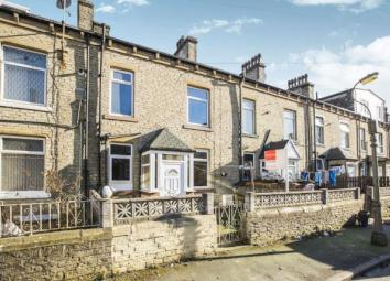 Terraced house For Sale in Halifax