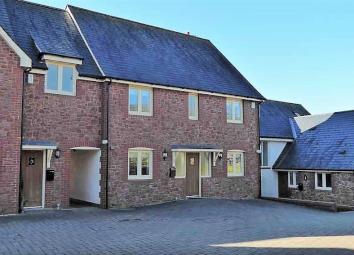 End terrace house To Rent in Taunton