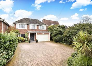 Detached house For Sale in Barnet
